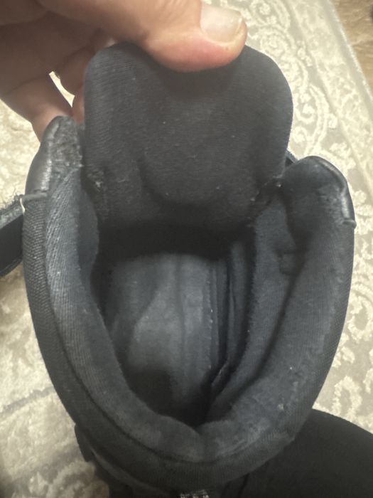 Продам кожаные ботинки осень 39р