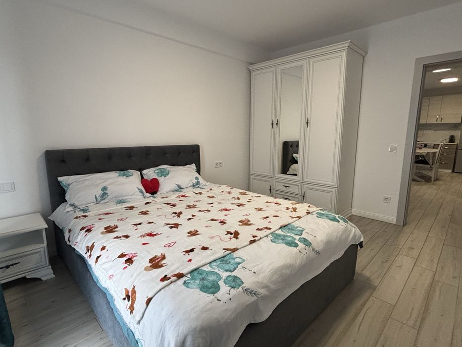 Inchiriez apartament in regim hotelier