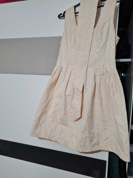 Haine dama de ocazie sau zii de zi