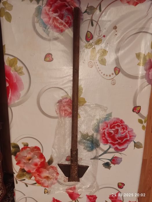 Лопаты, тяпки, Вилы.