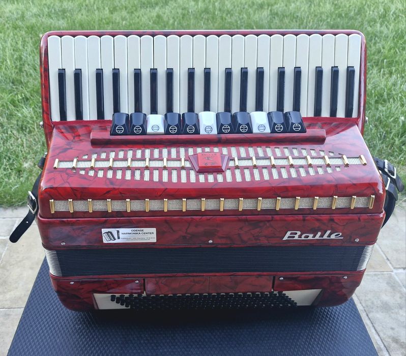 Acordeon italian Baile 120 basi roșu