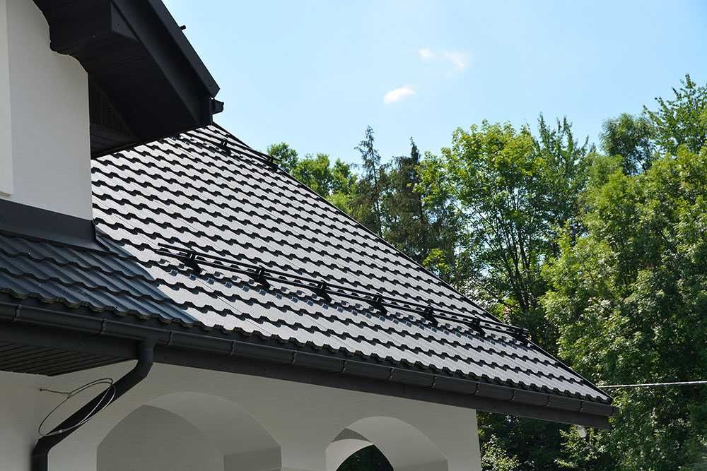 Reparatii acoperisuri - montaj tigla metalica - tinichigerie - dulgher