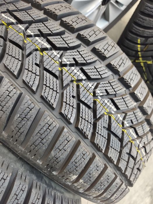 215/55/16" 2бр Dunlop winter sport 5,dot3717