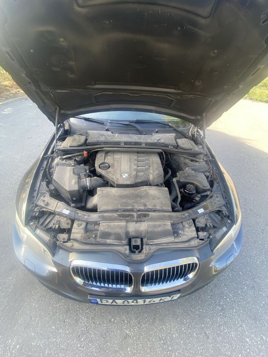 BMW         320d E92