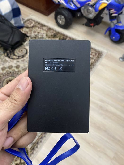 Продам внешний hdd 1тб