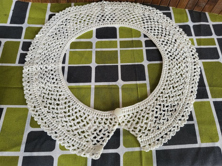 Дантелена якичка