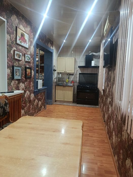 Продаётся кв на Сергели-3 3/3/5.Не торец Чистенькая.Не дорого(82 000&)