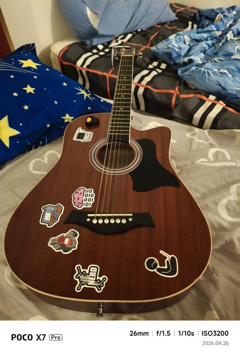 Vând chitară acustică uzată