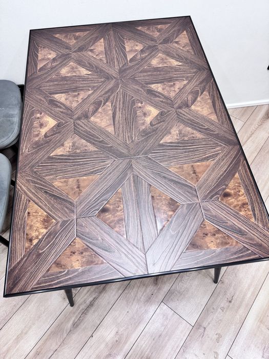 Продам стол новый