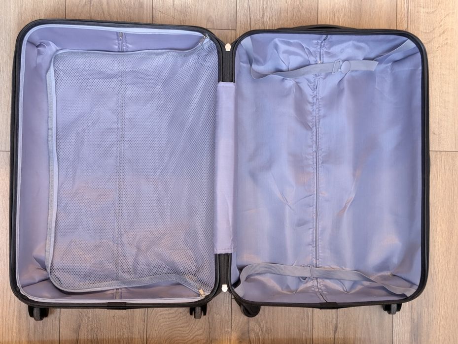 Delsey Urban - черен куфар