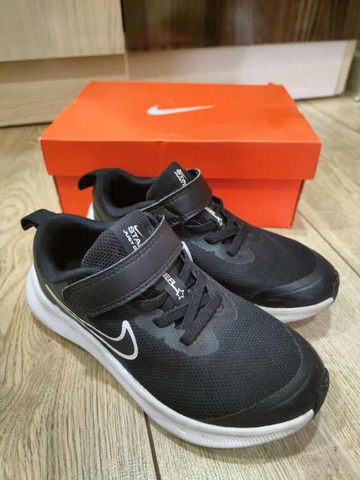 Кроссовки на мальчика 29 р