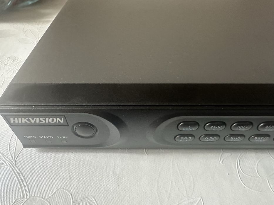 DVR Hikvision DS 7204 HVI -ST