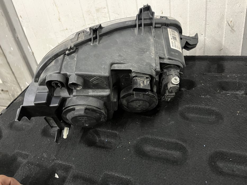 Фар Citroen C3 2017 ляв и десен