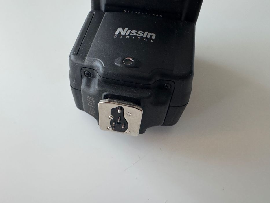 Nissin i400 TTL Speedlite Светкавица за фотоапарат – компактна, мощна