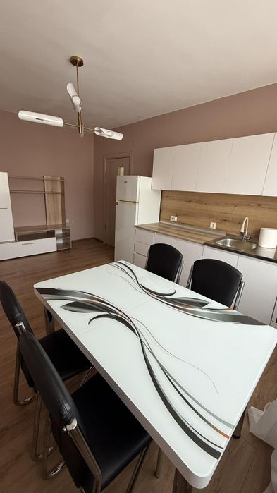 Дава се под наем Двустаен апартамент в Враца, Център - 68 кв.м за 398.82 € - Снимка #2