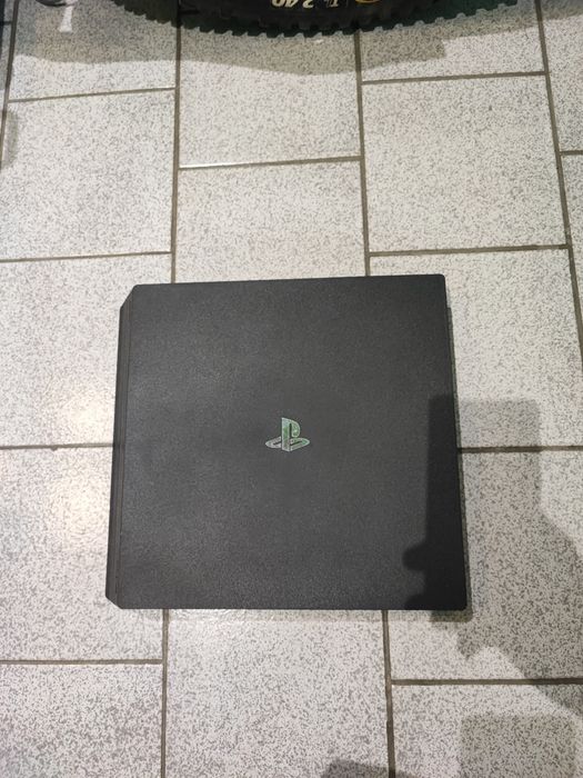 Play Station 4 pro+11 игри