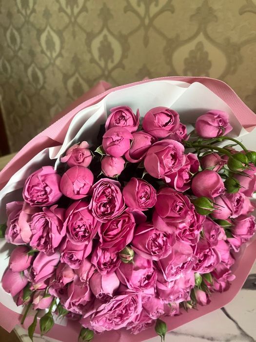 Цветы пионы пионовидная, роза