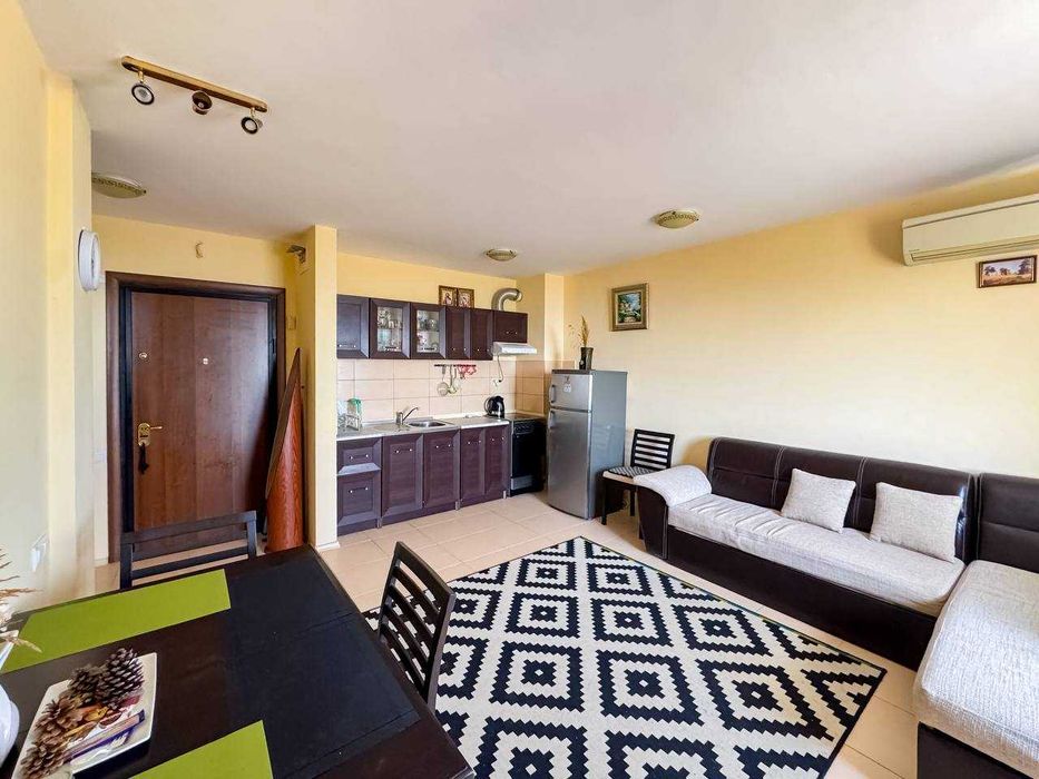 Продава се Двустаен апартамент в Бургас, Сарафово - 60 кв.м за 1267 €/кв.м - Снимка #1