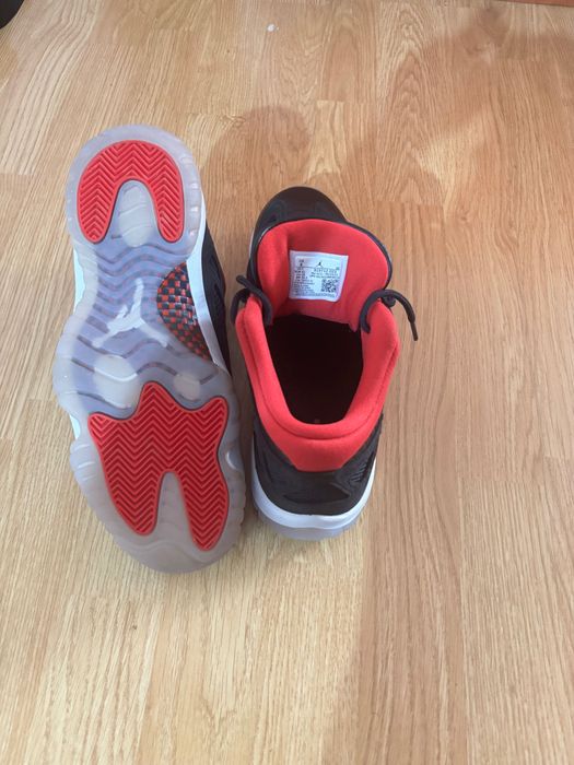 Adidasi jordan 11 low,mărimea 41 stare impecabila nu au fost folositi