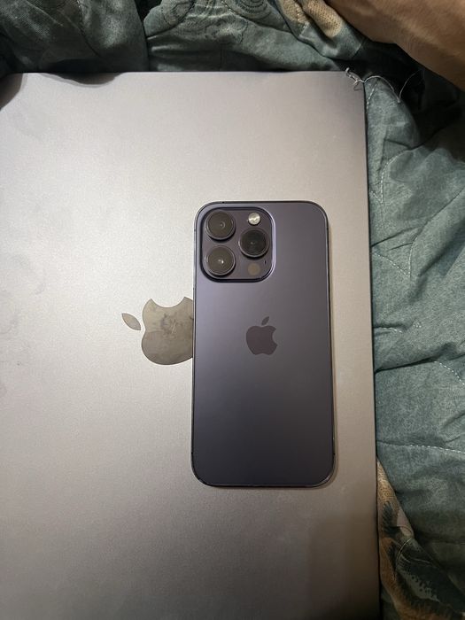 Iphone 14 pro purple