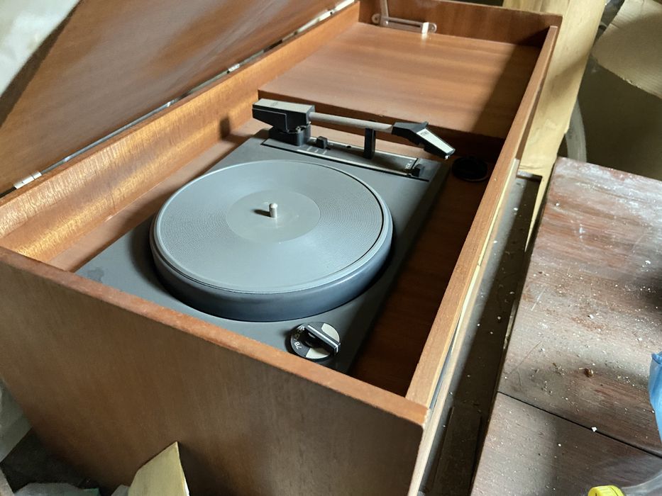 Ретро радио с грамофон