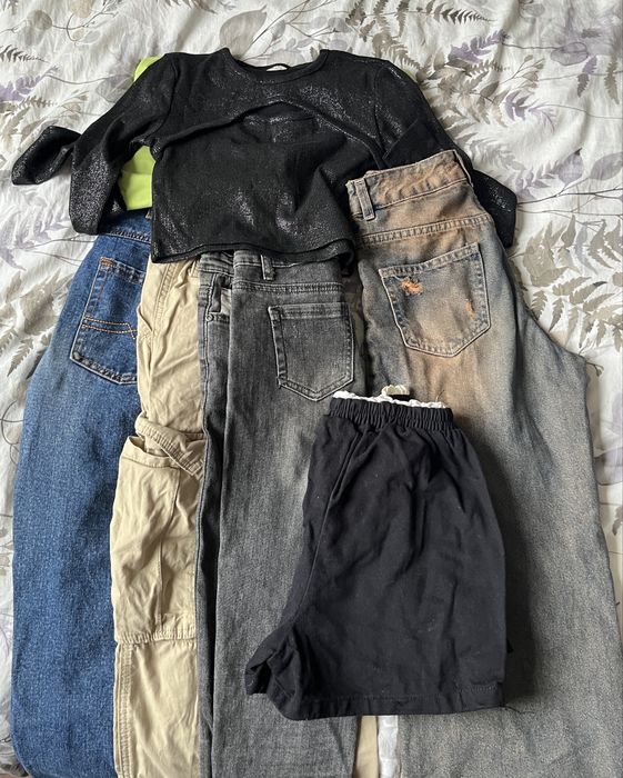 Отдам вещи на девочку 10-11 лет