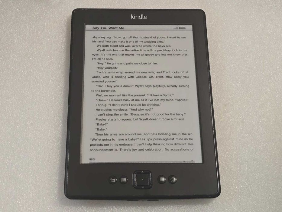eBook Amazon Kindle 4 .gen 2gb 6 Inch Wifi D01100 - poze reale