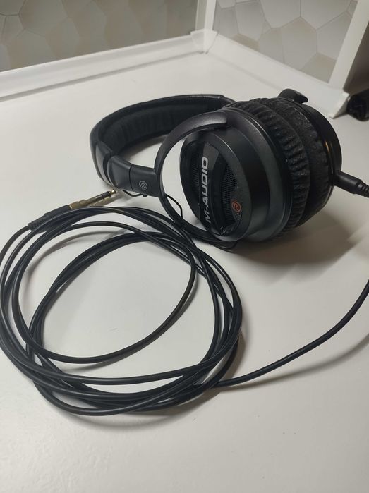 Слушалки M-audio Studiophile Q40