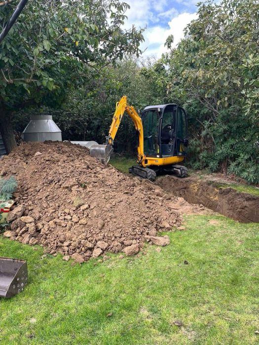 Услуги с /мини багер  /челен товарач /самосвал