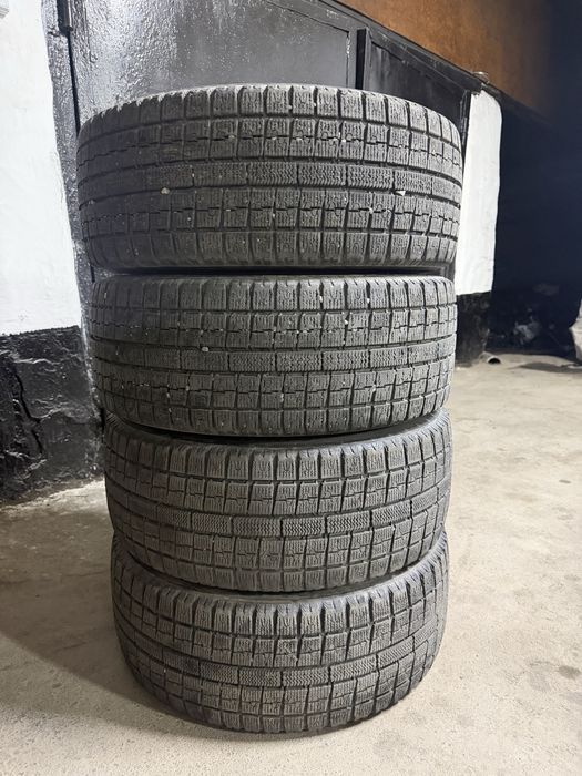 225,45,17 в хорошем состояние