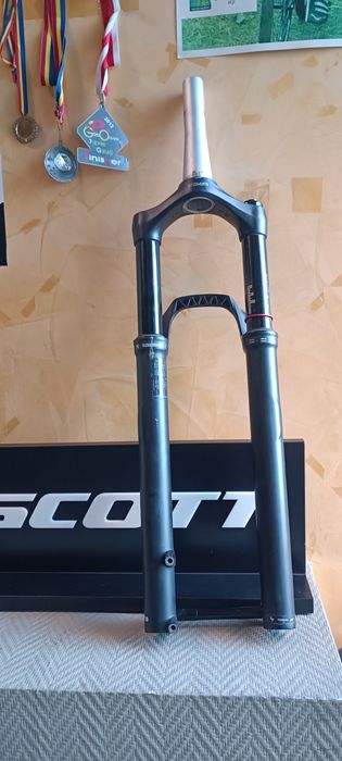 Furcă RockShox Reba