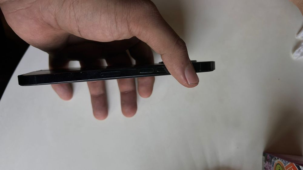 IPhone 12 pro Max с минусами