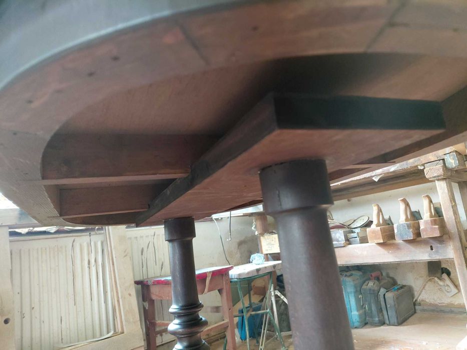 Măsuța bidermeyer restaurată