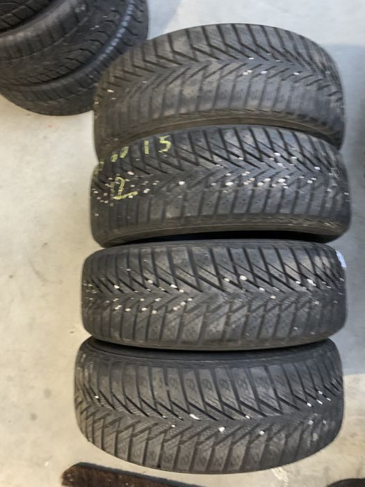 Anv m+s 185/60/15 Continental/Pirelli