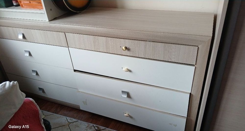 Продам коврик, столик, шкафы, комод