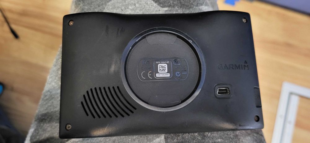 GARMIN Gps NUVI 42 Fuctional  45 Lei  fara accesorii