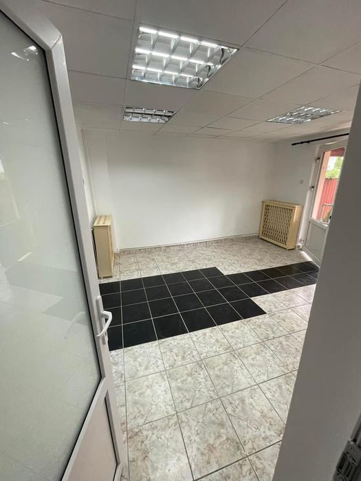 Spatiu comercial 45 m2 plus curte brasov