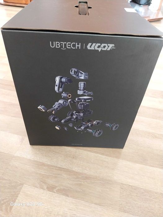 UGOT на UBTECH „седем в едно“образователни роботи с изкуствен интелект