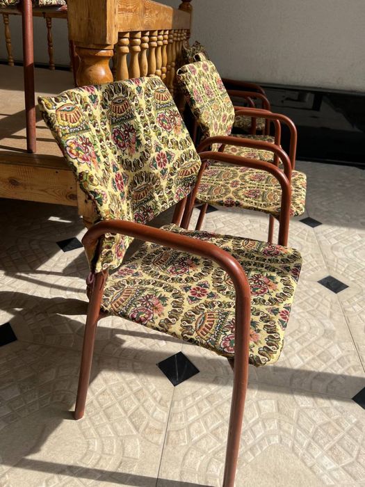 Стул сотилади 5 дона