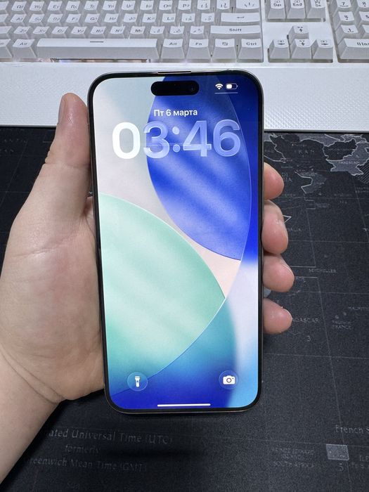 iPhone 15 Pro Max bir qo’l