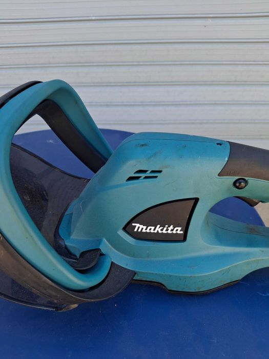 Акумулаторен храсторез Makita