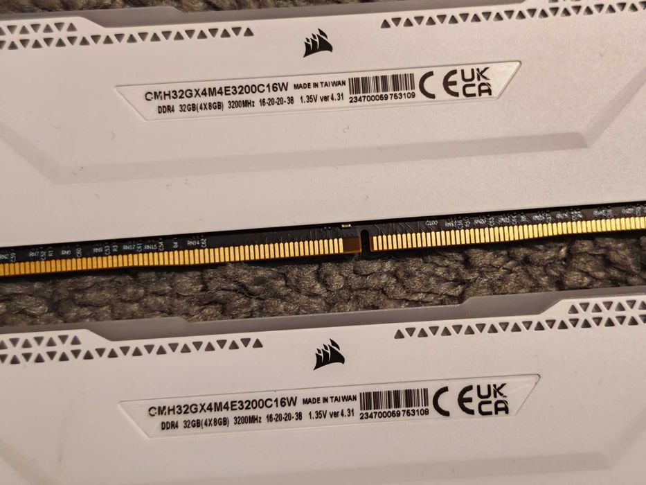 Рам памет Corsair Vengeance RGB PRO SL 4x8GB 32GB DDR4 3200Mhz