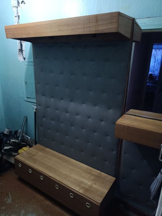 Прихожая с зеркалом