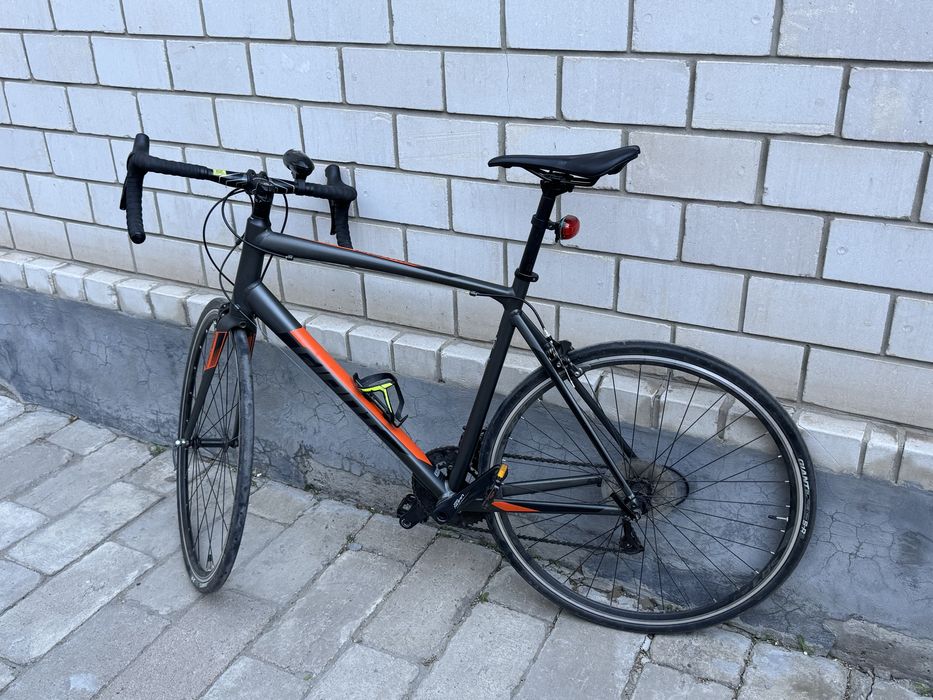 Продам велосипед Giant Contend 1 шоссейный