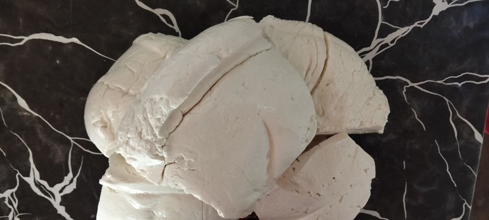 Vând brânză de capră+lapte