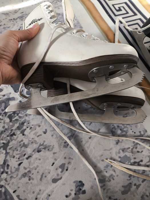 Коньки 33 размера