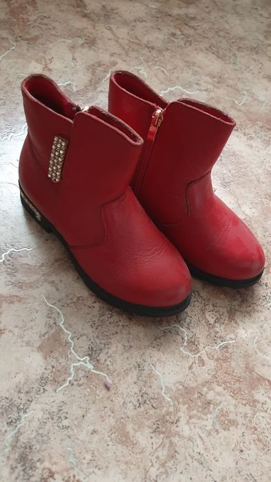 Продам много детской обуви для девочки.