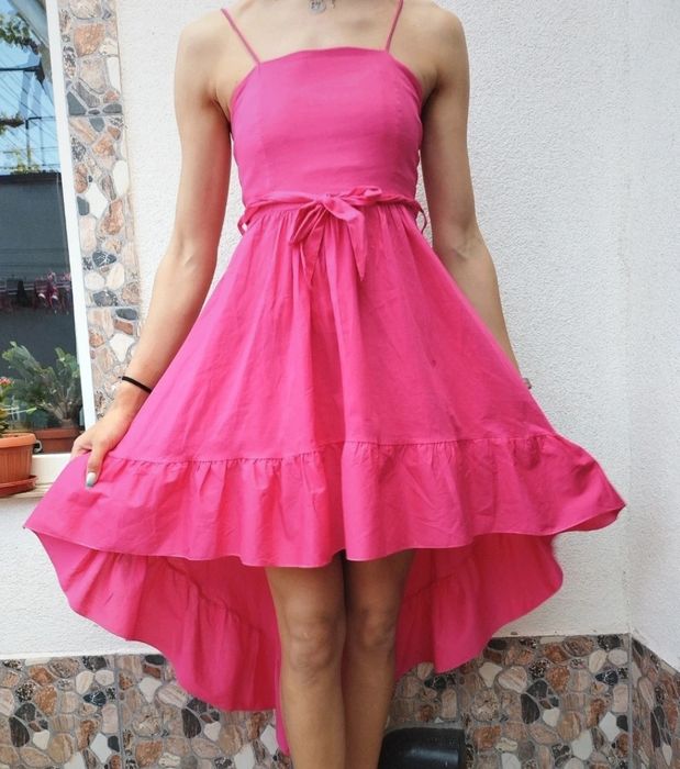 Rochie roz cu bretele si trena