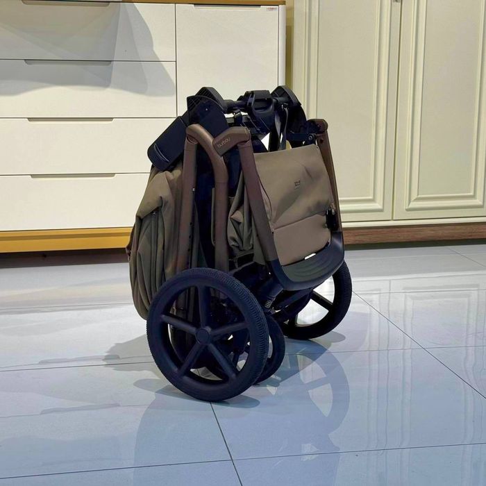 3 tasi birda bolalar kalyaskasi kalyaska, avtokarset, pragulochniy