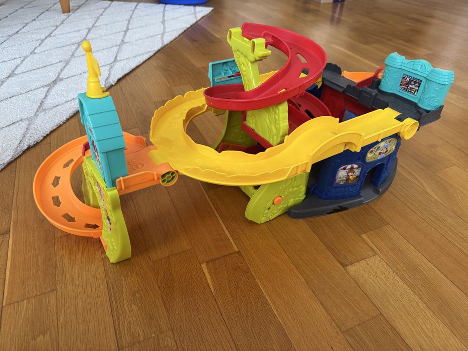 Fisher price скоростна писта в два модула